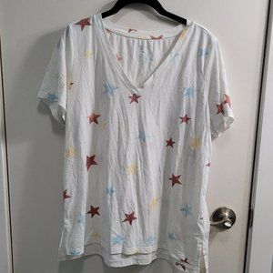 Large Ricki's Hi-Lo Star Patterned V-Neck Shirt